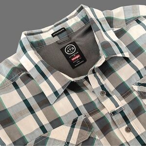 Wrangler ATG All Terrain Gear Mens 2XL Blue Gray White Plaid Lightweight
